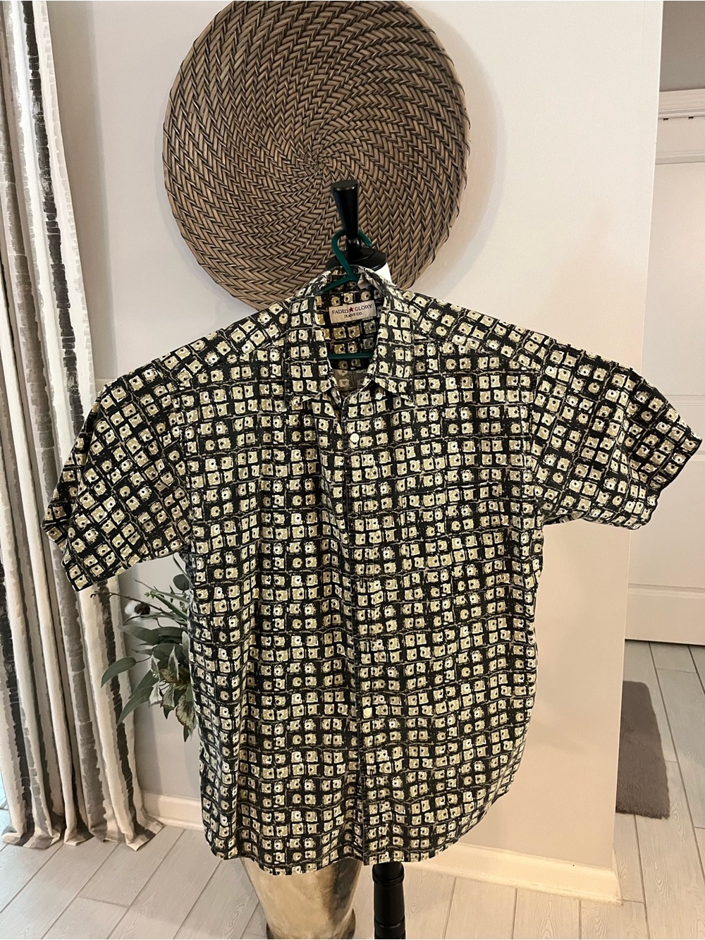 Faded Glory Short Sleeve Button-Down Shirt in Black & Cream Geometric Print